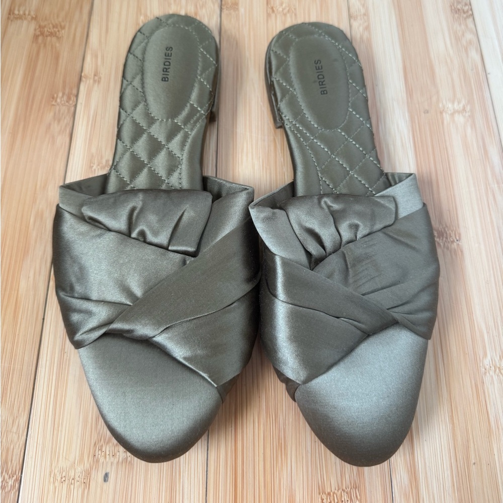 Birdies The Songbird Satin Flat Mule in Khaki Green